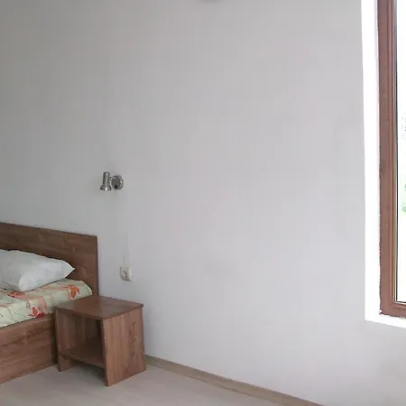 Neven Hotel 2*