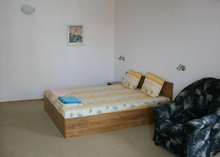 Neven Отель Приморско