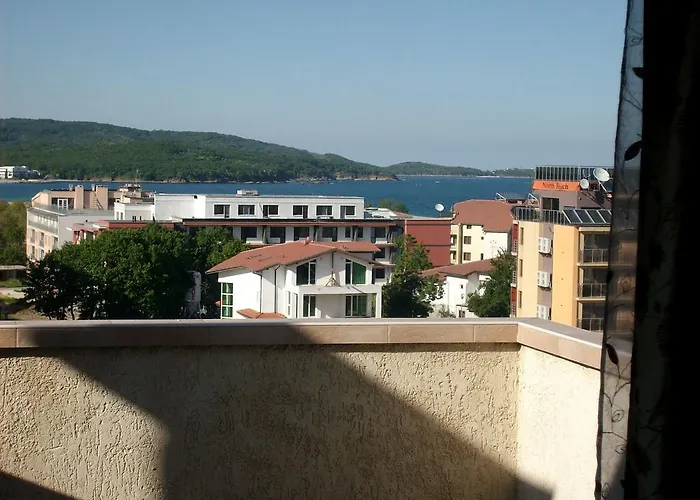 Отель Neven Приморско